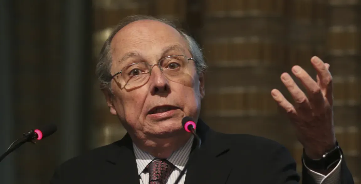 Guillermo A Calvo